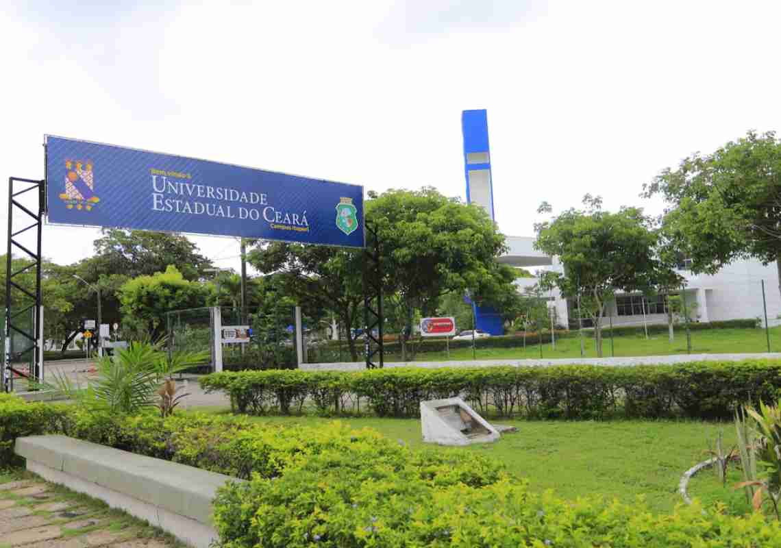 UeceVest abre inscrições para turmas intensivas de preparação para vestibulares e Enem 2026.2